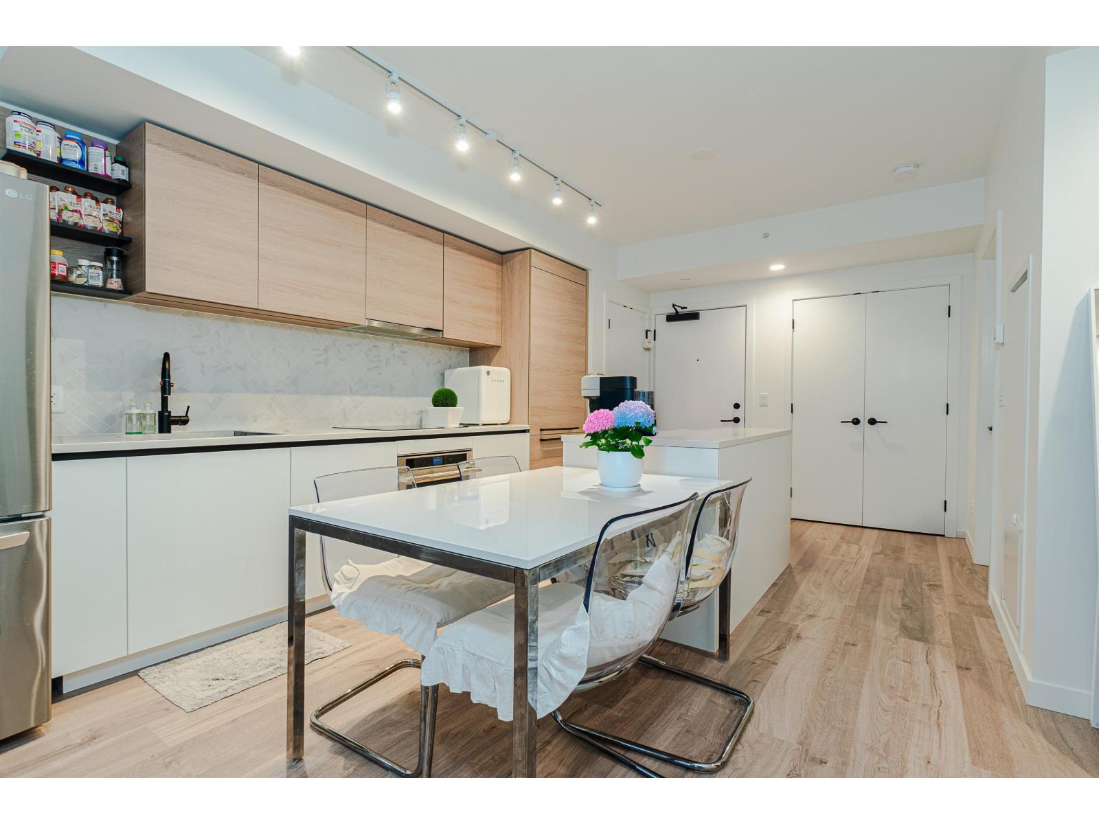 2501 13428 105 Avenue Property Photo 10