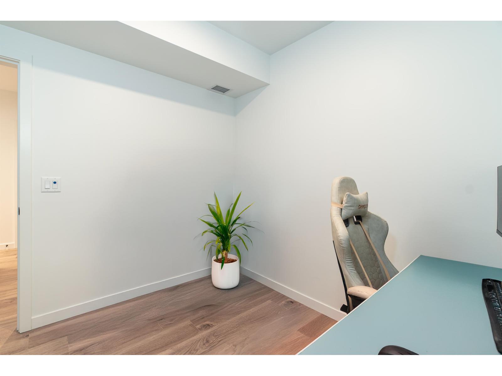 2501 13428 105 Avenue Property Photo 12