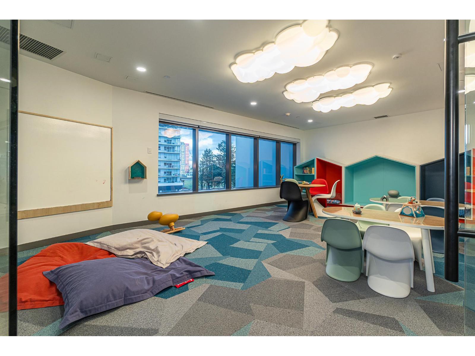 2501 13428 105 Avenue Property Photo 18