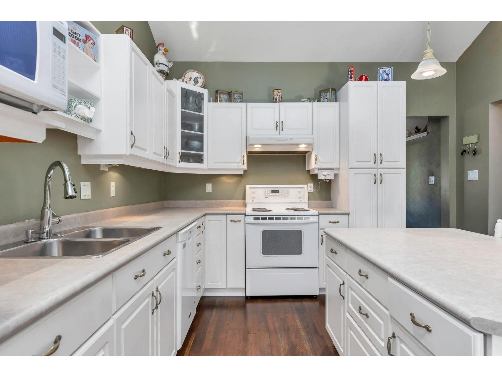 45757 Britton Avenue Property Photo 14