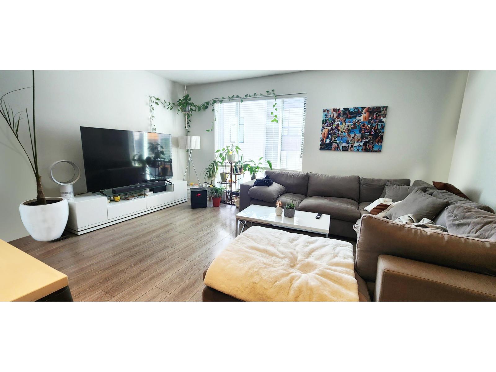 140 16433 19 Avenue Property Photo 3
