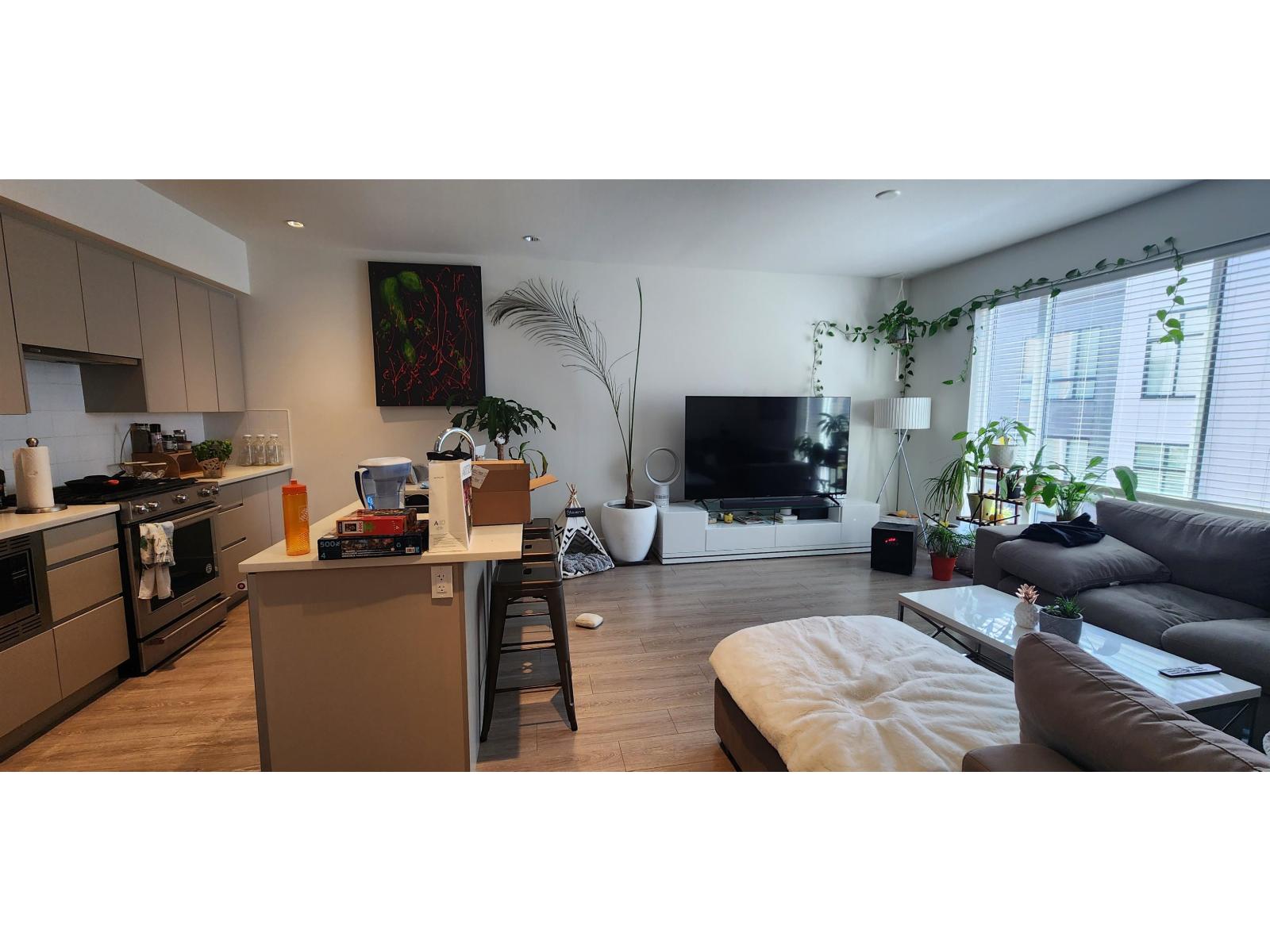 140 16433 19 Avenue Property Photo 5