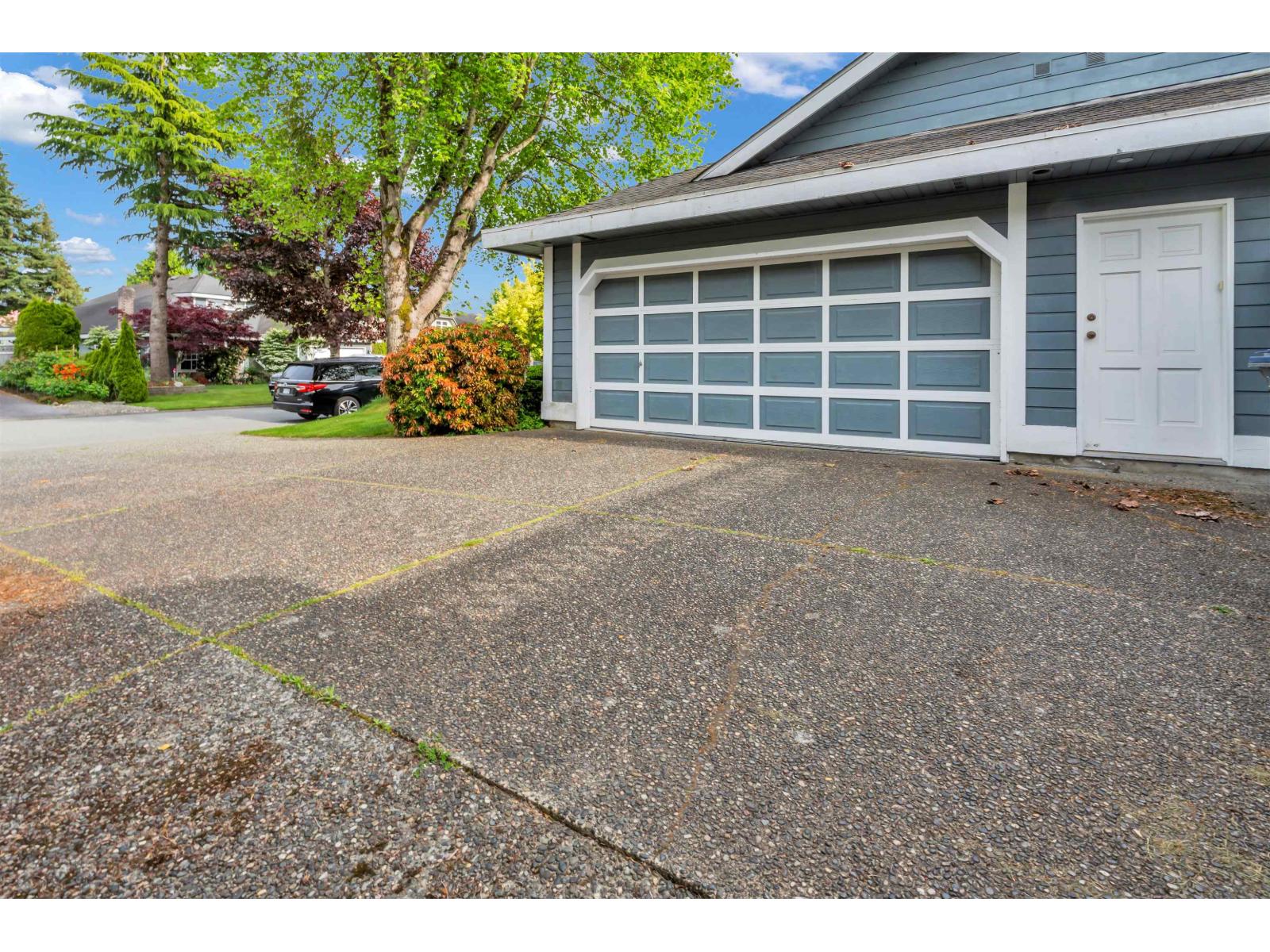 2151 148a Street Property Photo 3