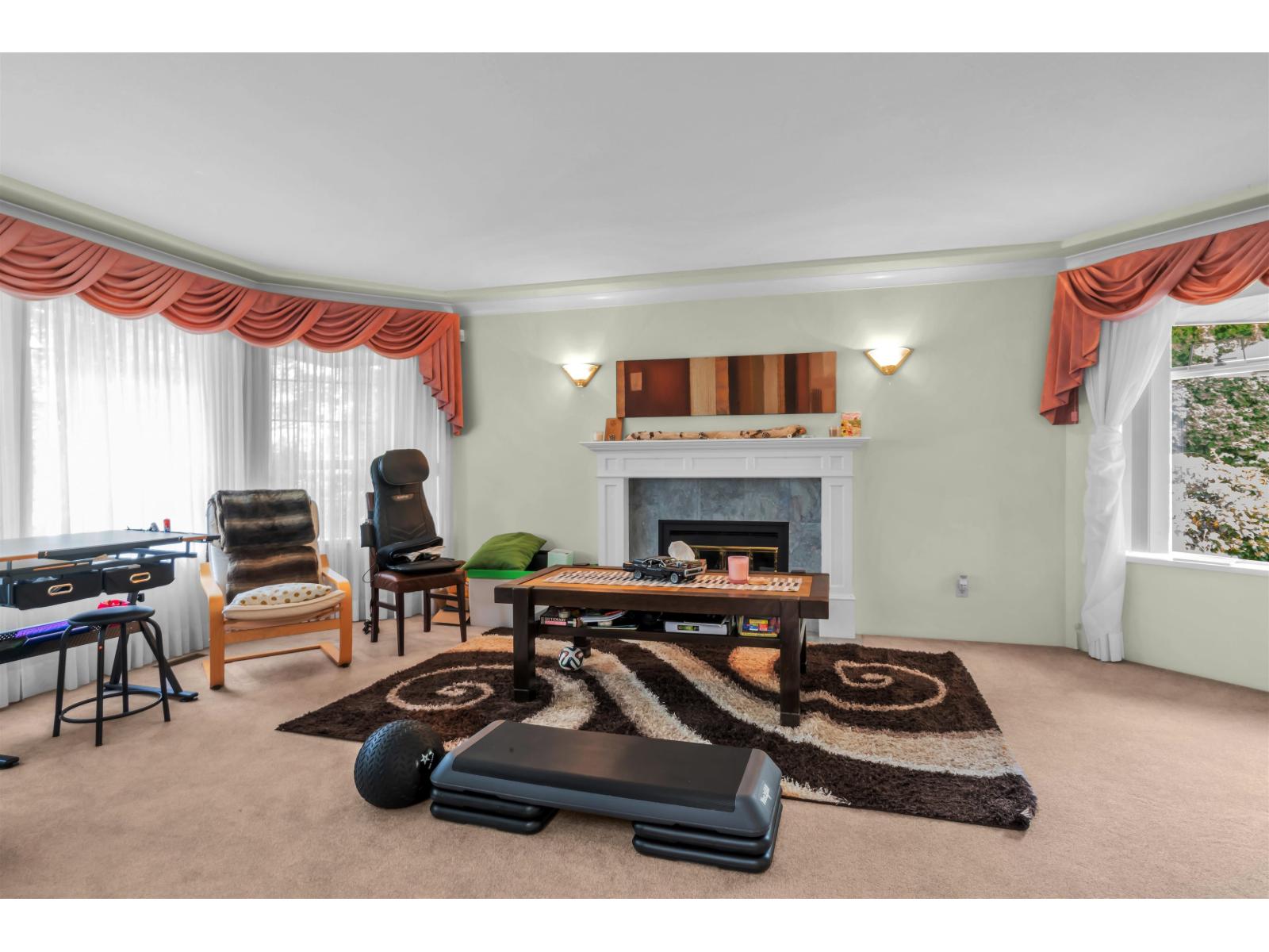 2151 148a Street Property Photo 8