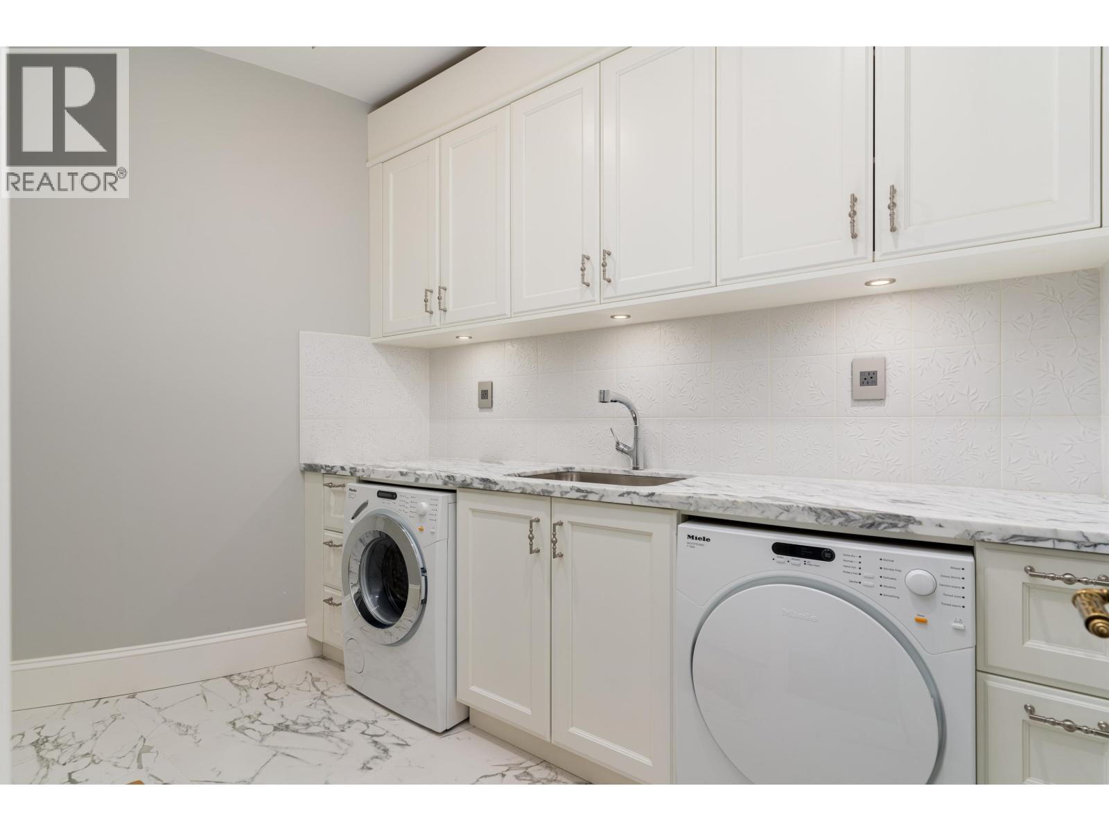 6771 Gamba Drive Property Photo 32