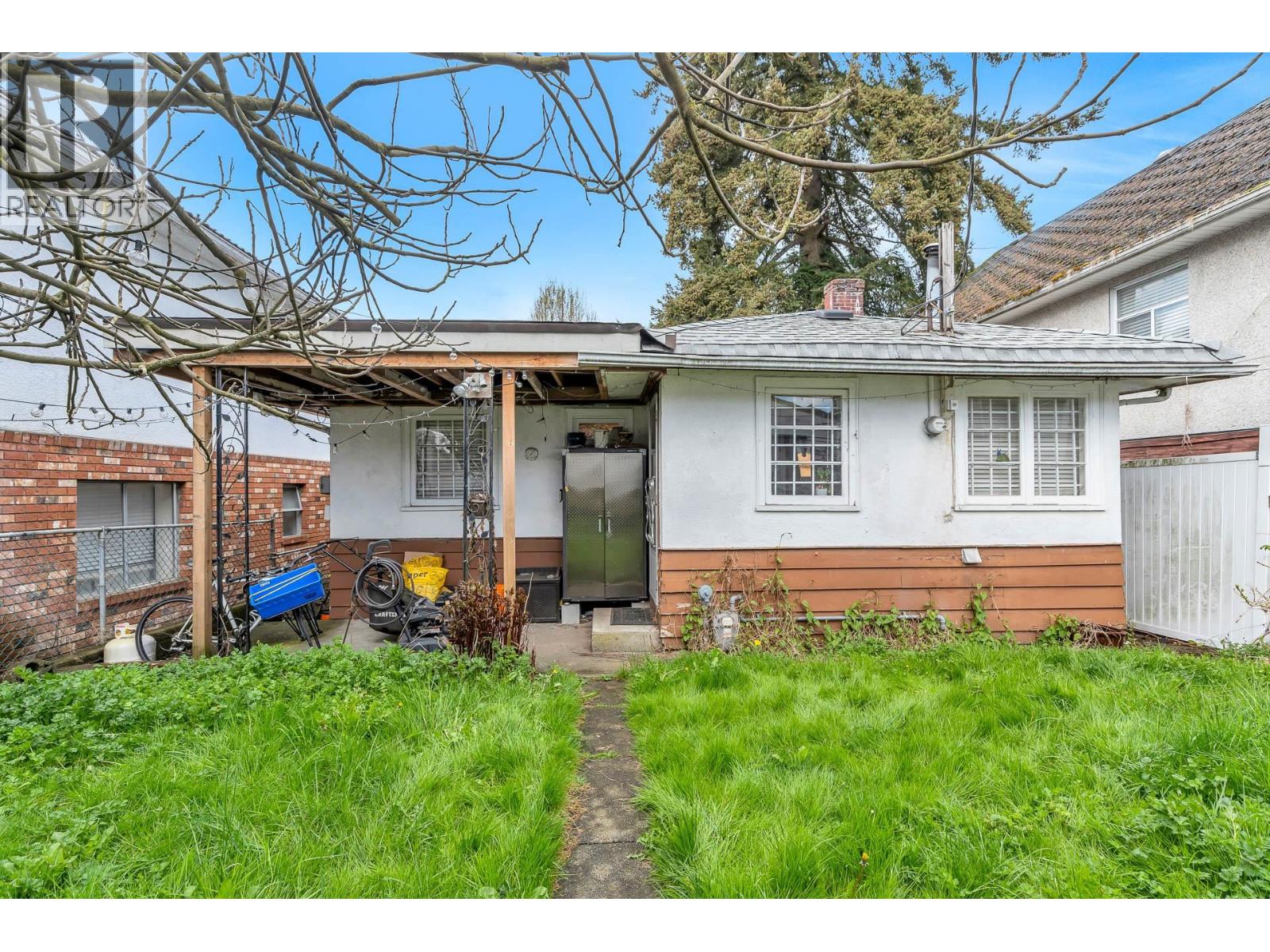 5050 Main Street Property Photo 10