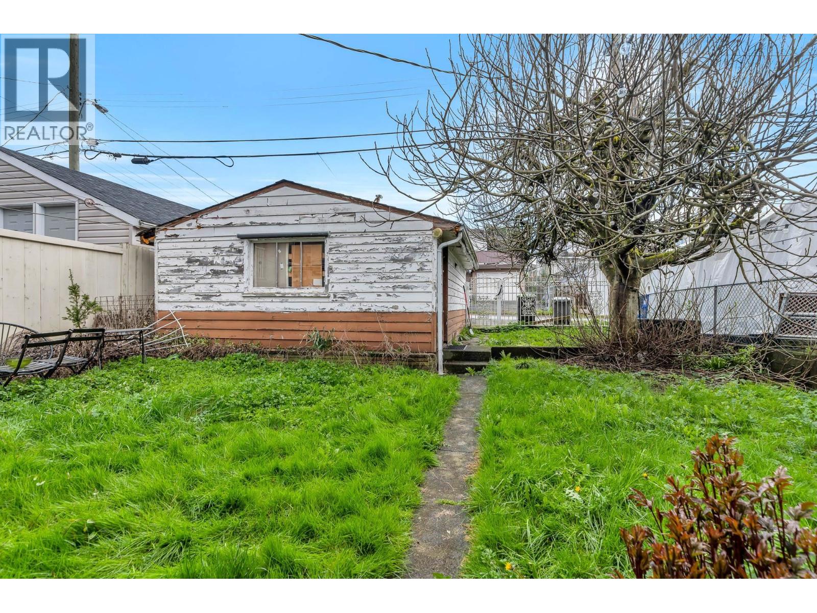 5050 Main Street Property Photo 12
