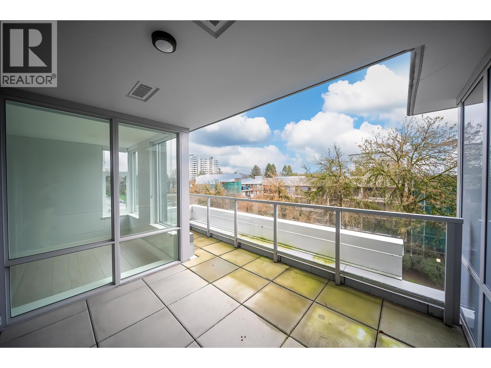512 6833 Buswell Street Property Photo 17