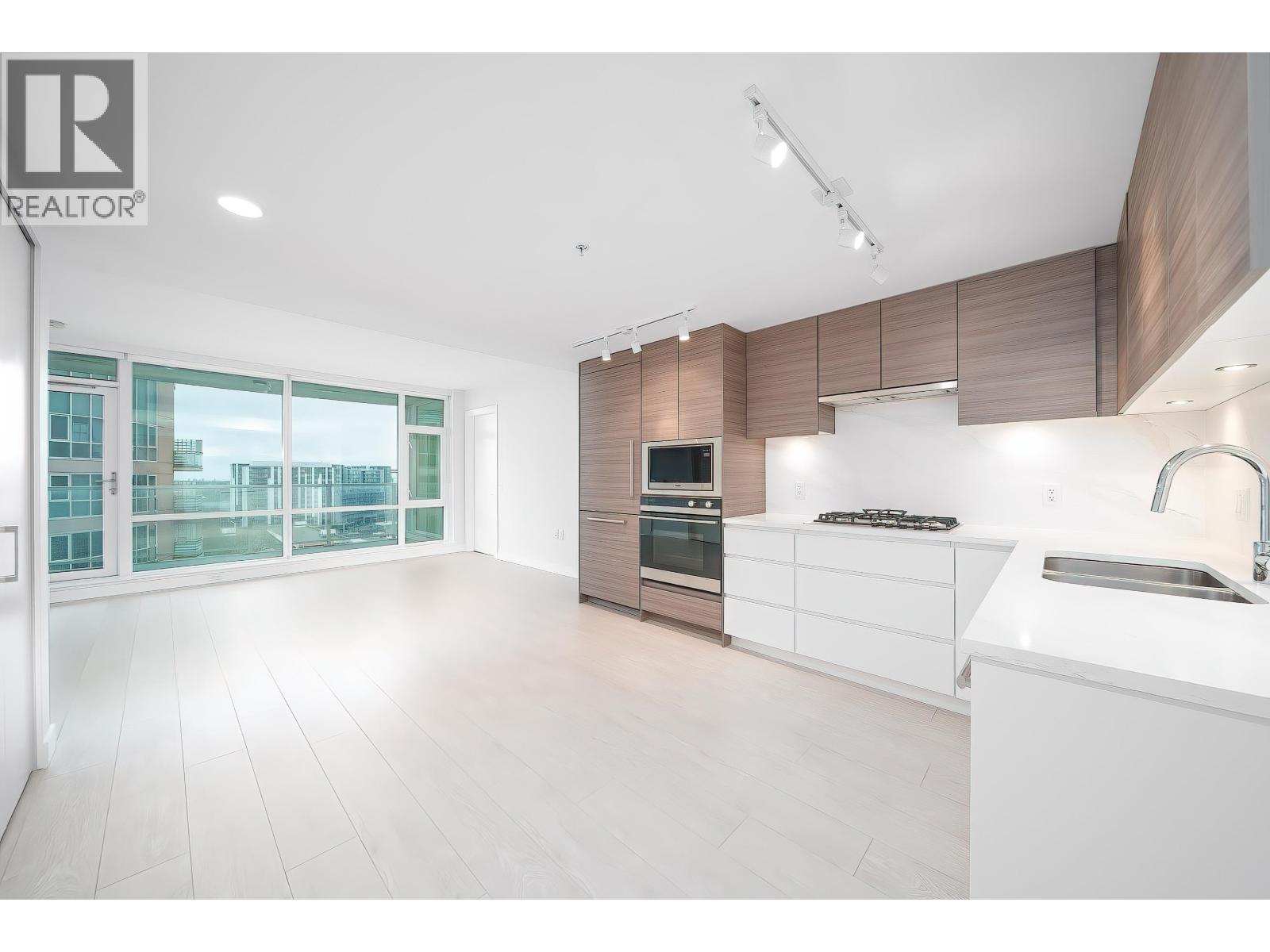 1603 6833 Buswell Street Property Photo 3