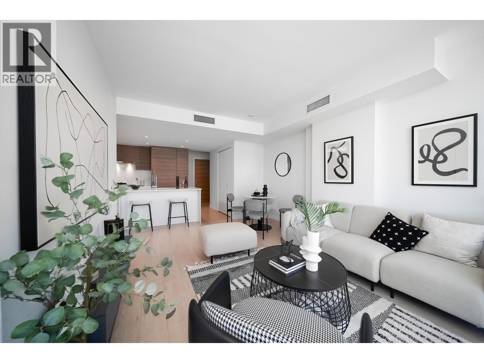 1706 6833 Buswell Street Property Photo 6