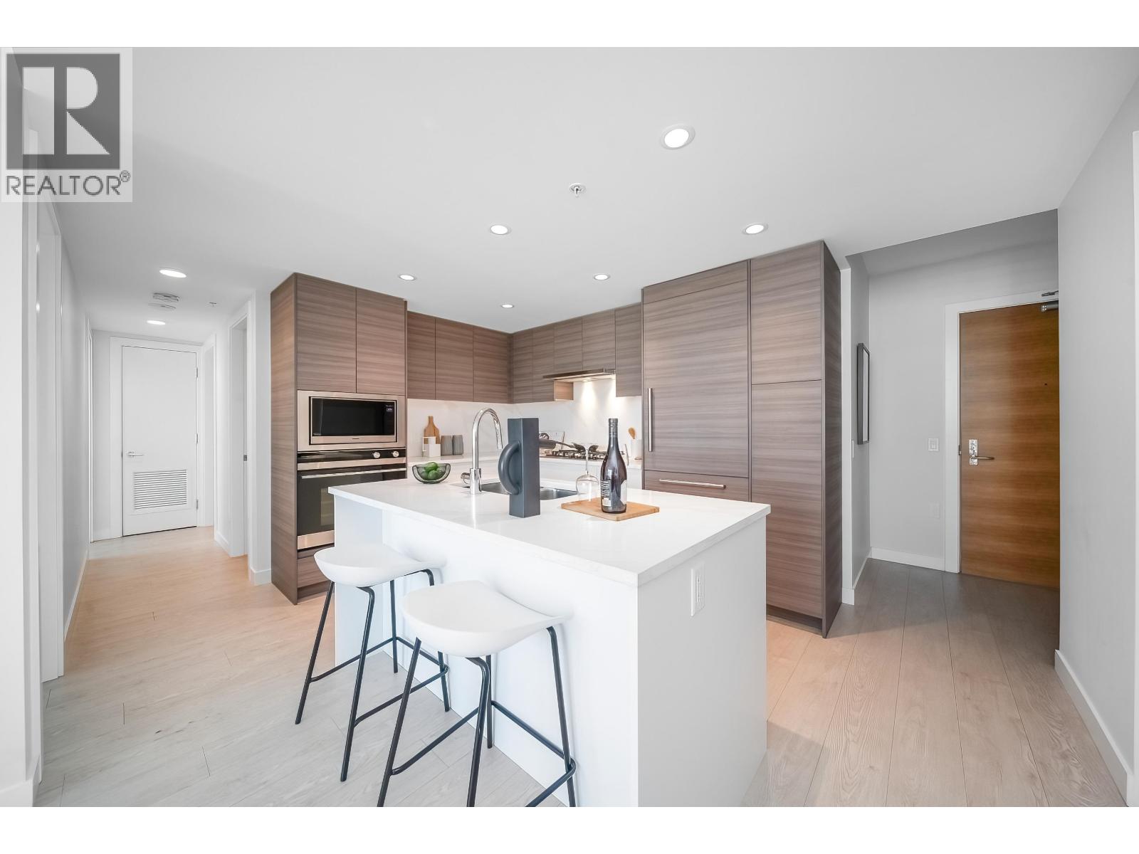 1706 6833 Buswell Street Property Photo 10