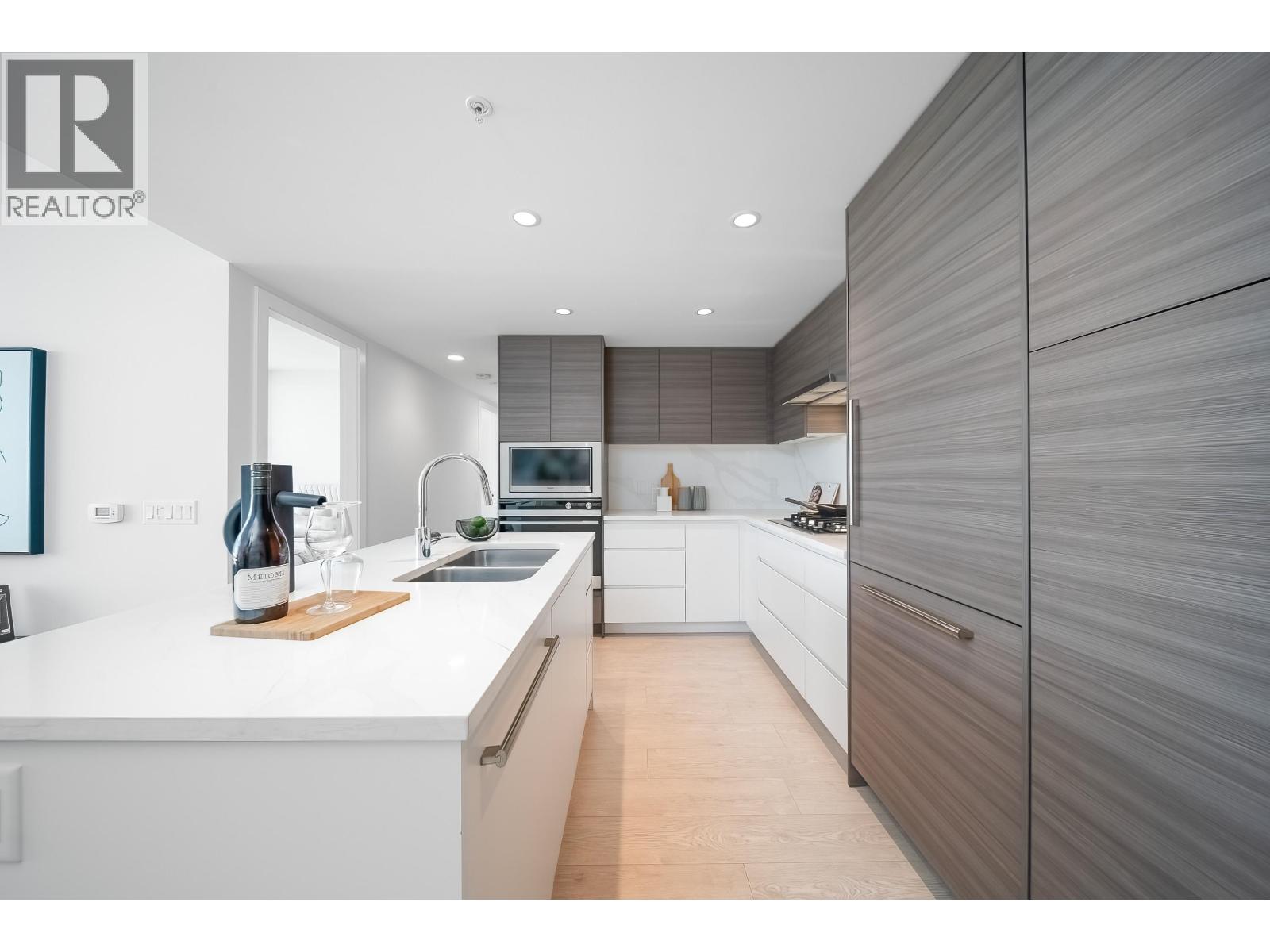 1706 6833 Buswell Street Property Photo 11