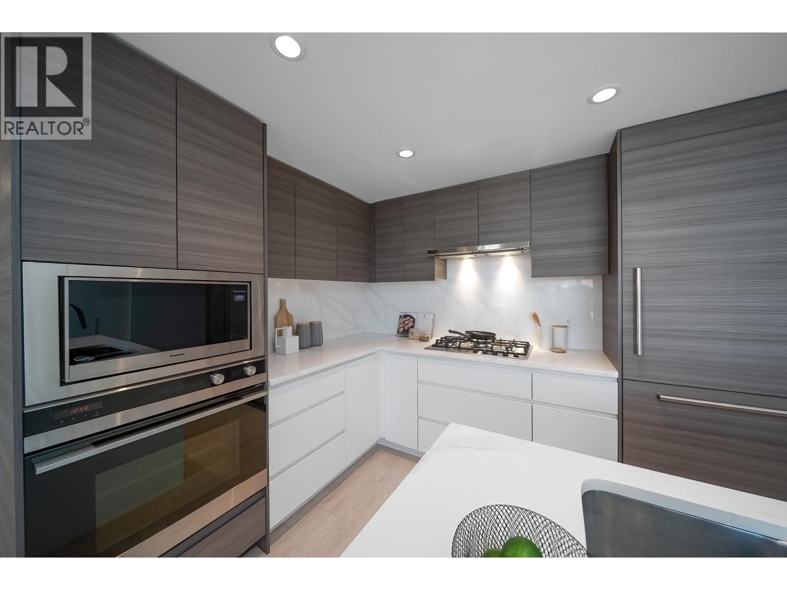 1706 6833 Buswell Street Property Photo 12