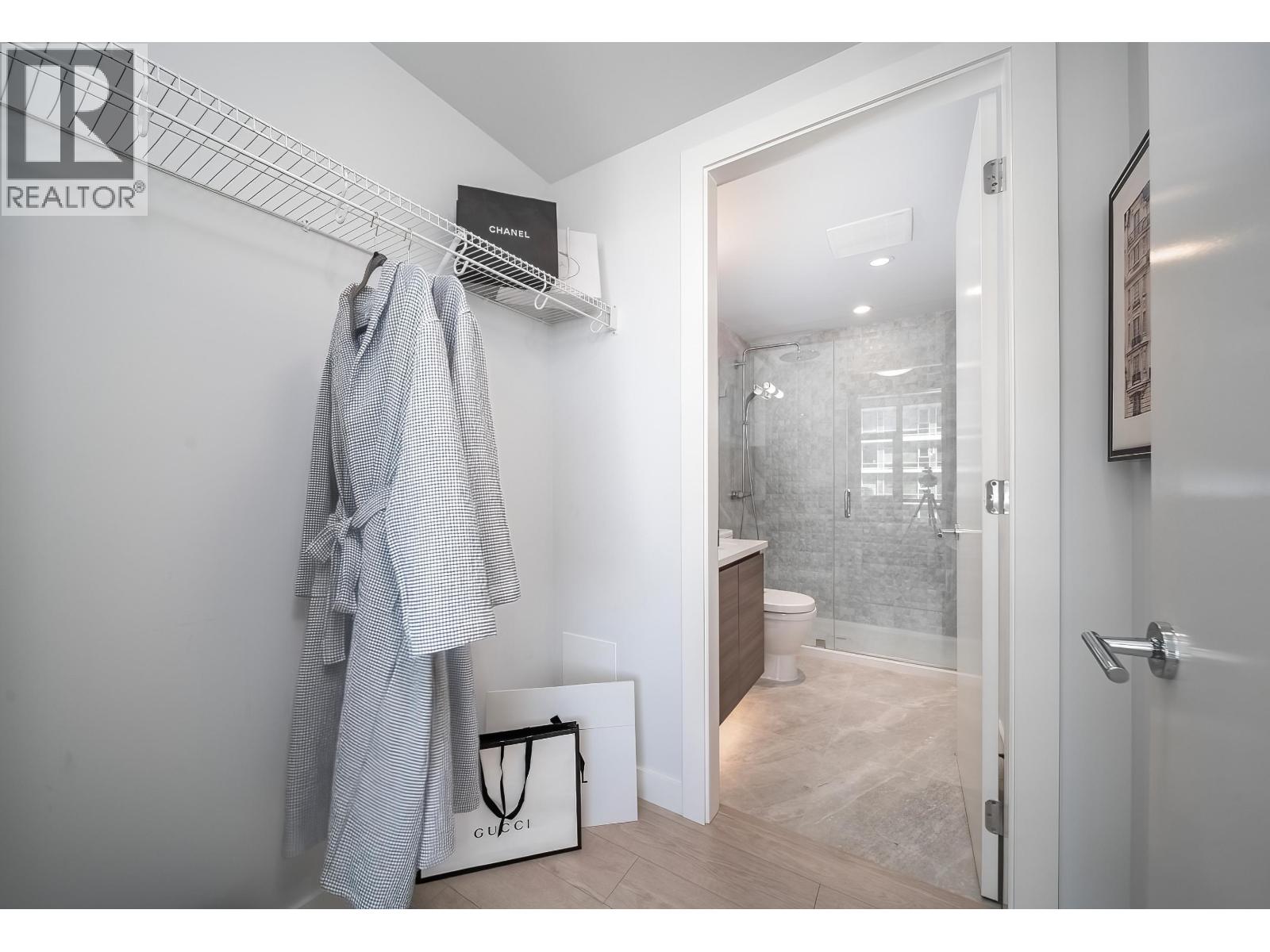 1706 6833 Buswell Street Property Photo 15