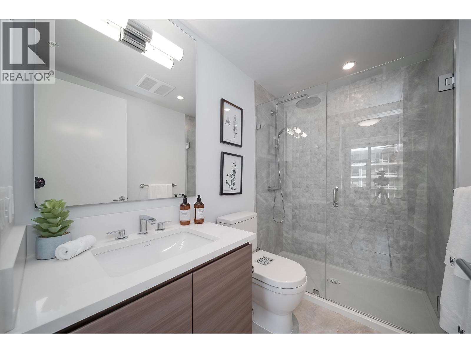 1706 6833 Buswell Street Property Photo 16