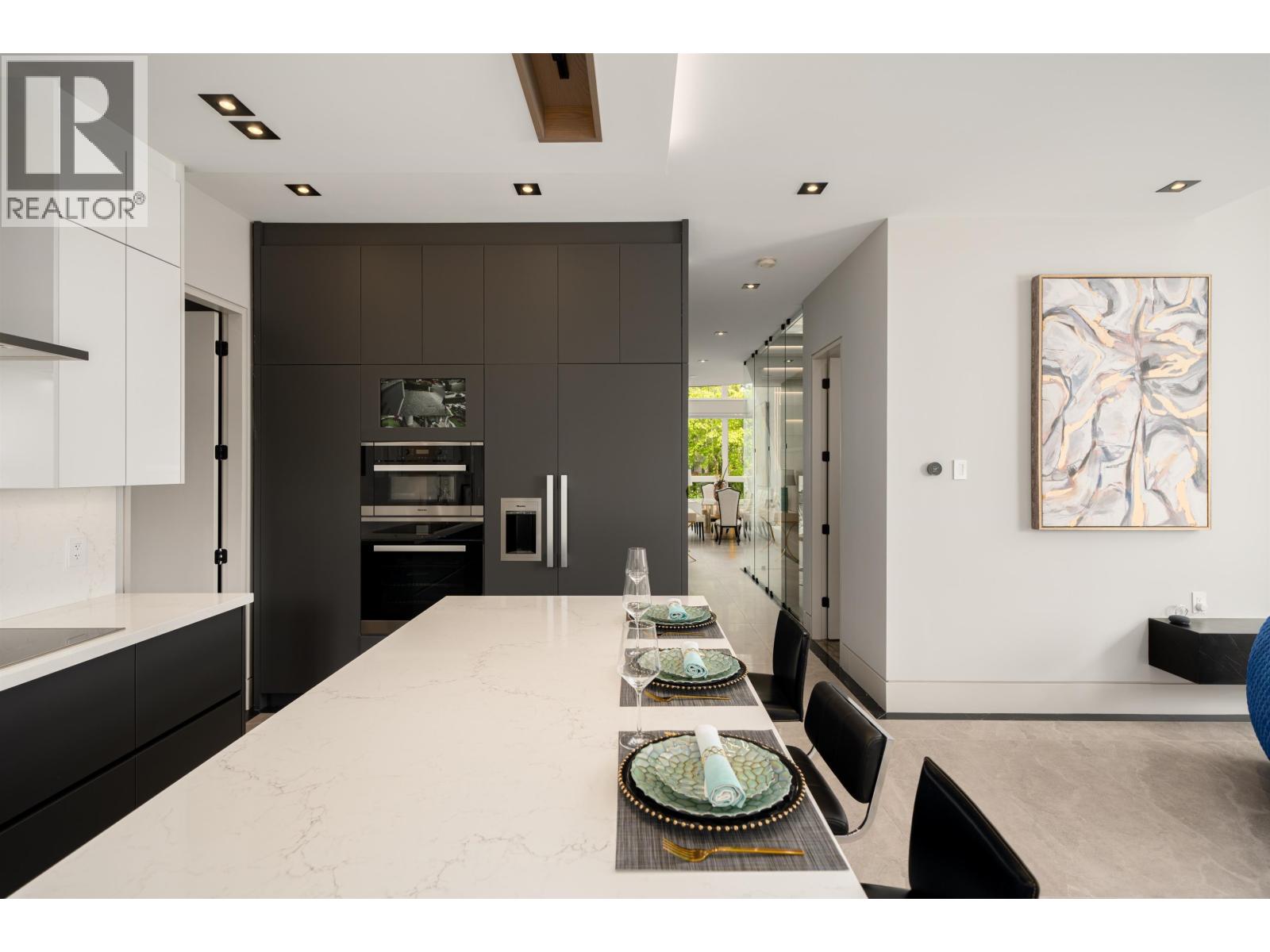 6571 Whiteoak Drive Property Photo 17