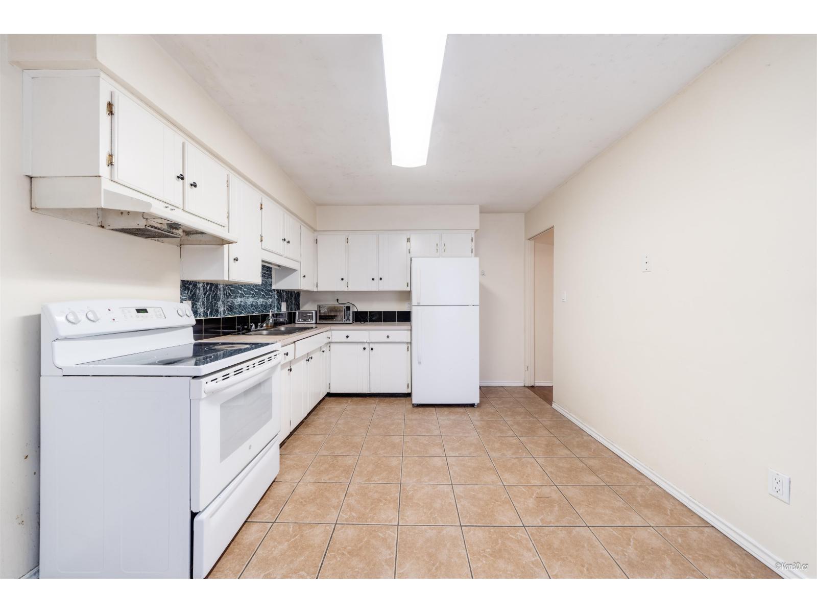 9687 131 Street Property Photo 9