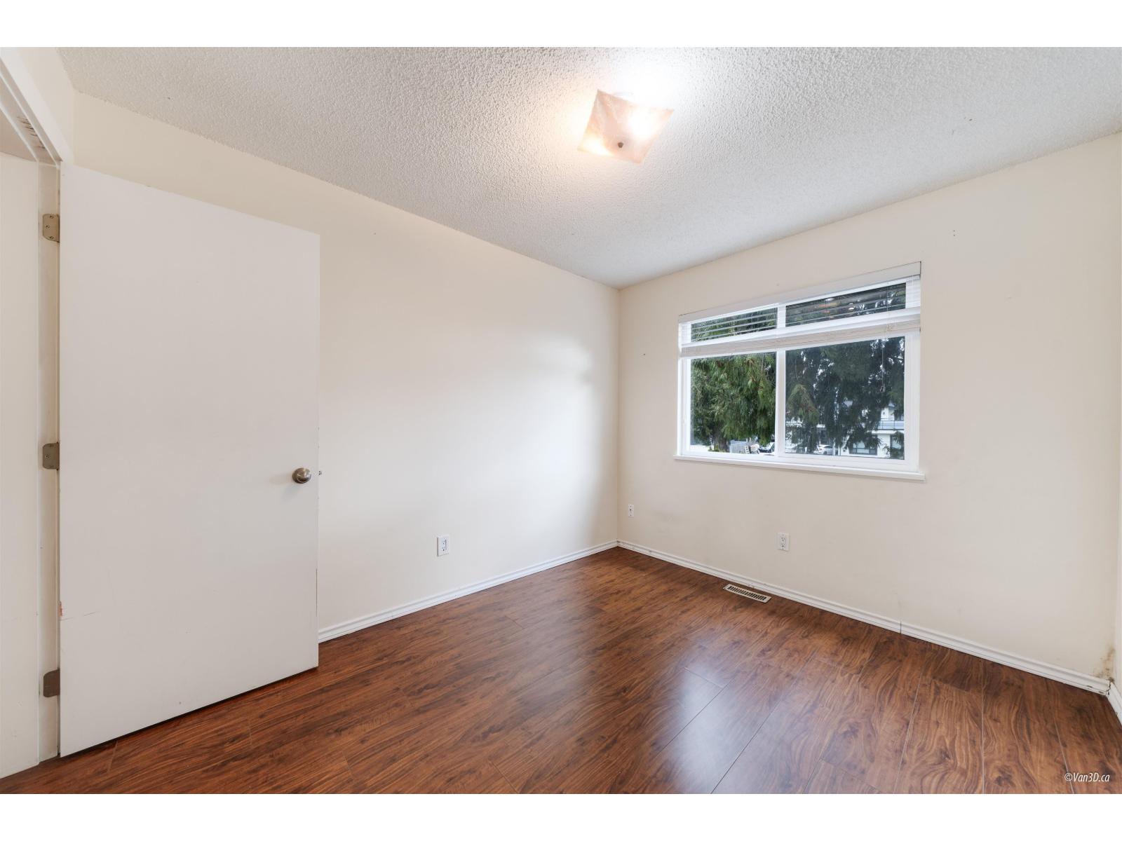 9687 131 Street Property Photo 15