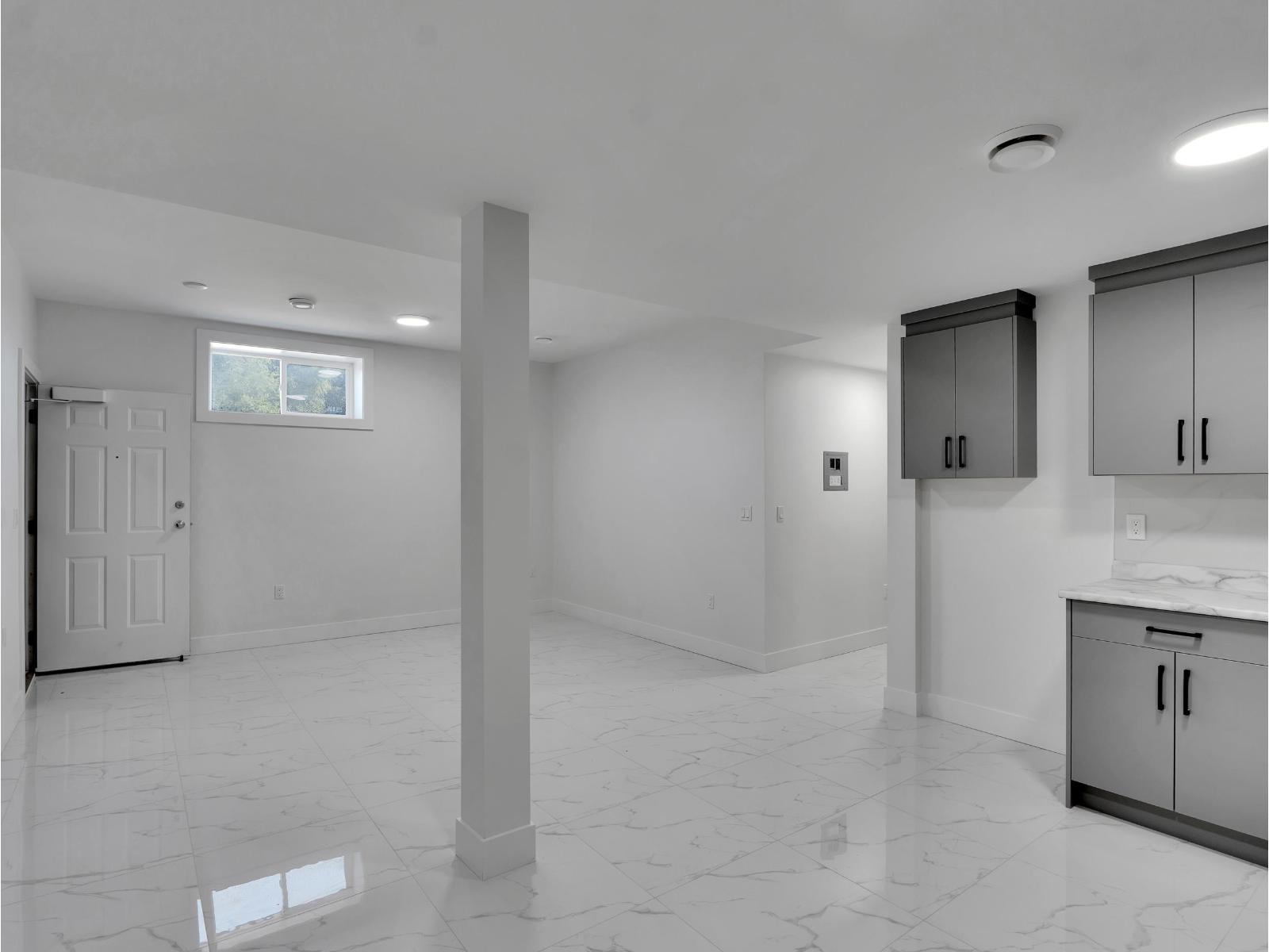 27550 48 Avenue Property Photo 28