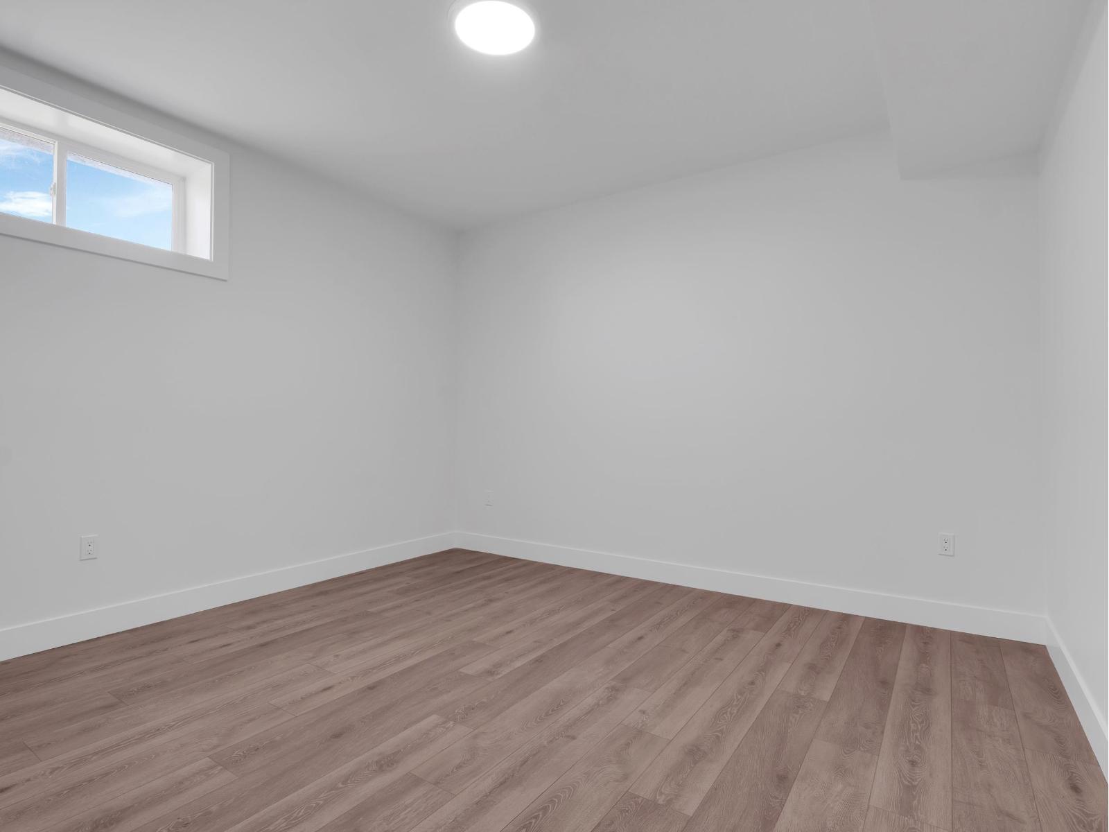 27550 48 Avenue Property Photo 33