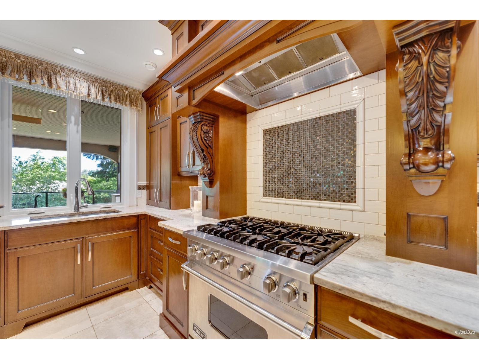 13939 28 Avenue Property Photo 13