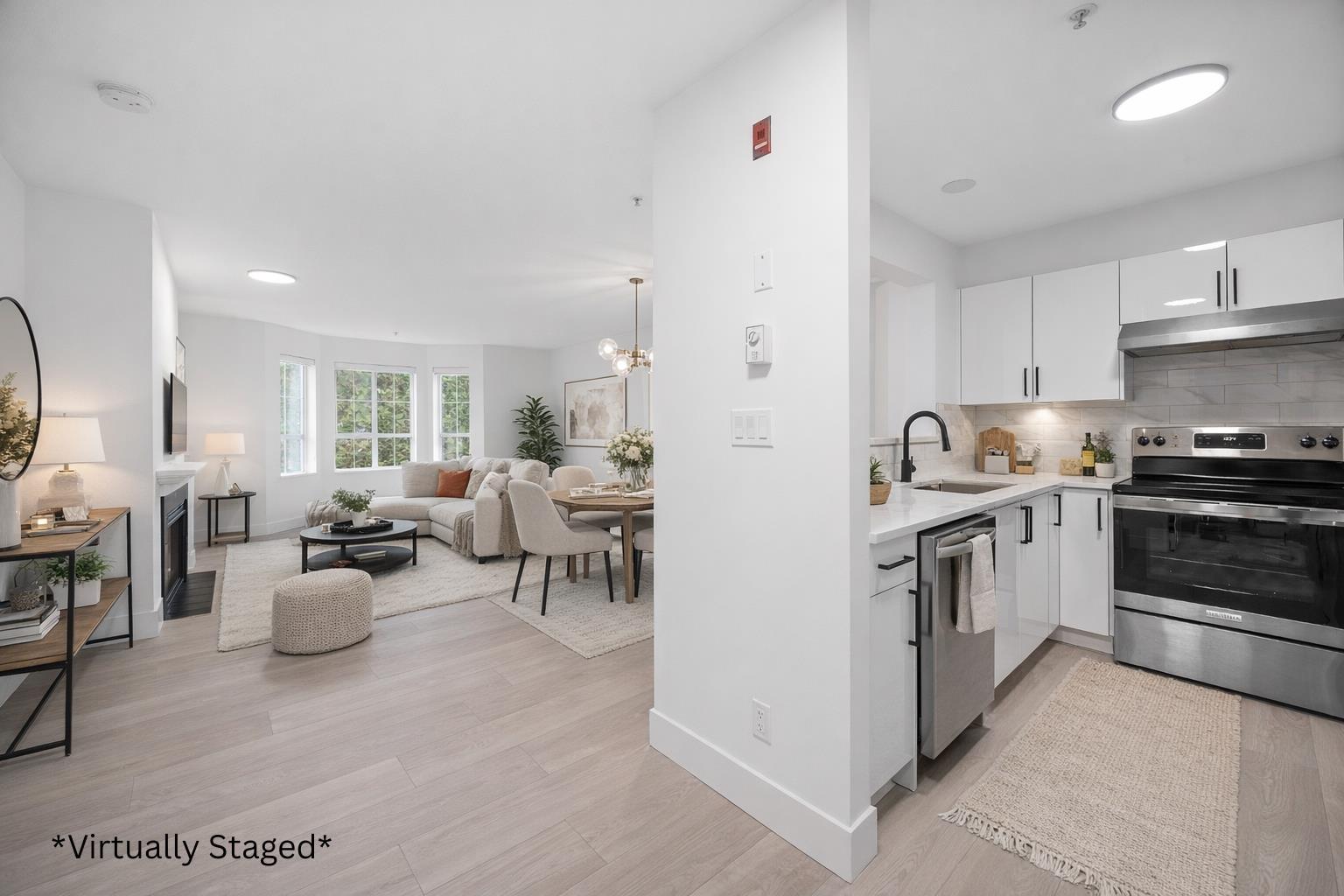 218 15268 105 Avenue Property Photo 2