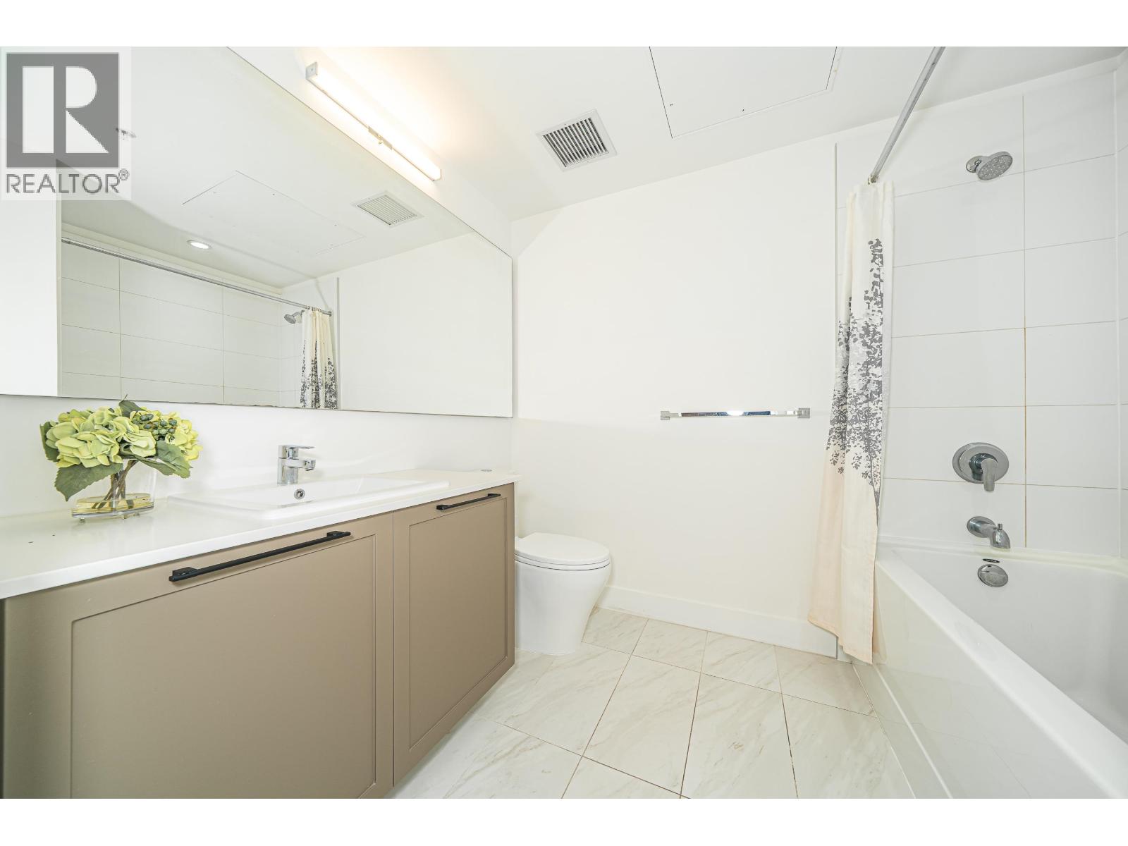 211 9228 Slopes Mews Property Photo 16