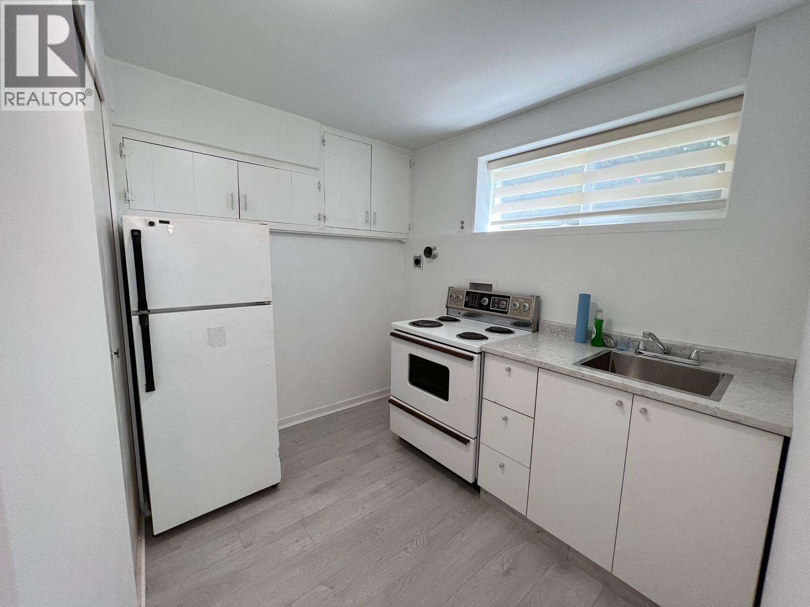 560 Springer Avenue Property Photo 6