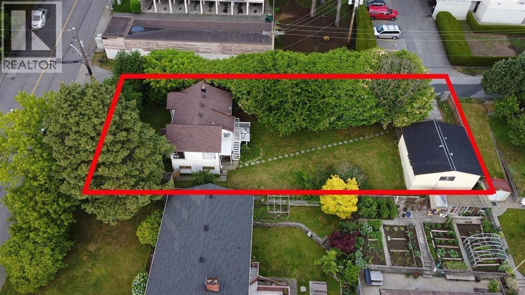 560 Springer Avenue Property Photo 12