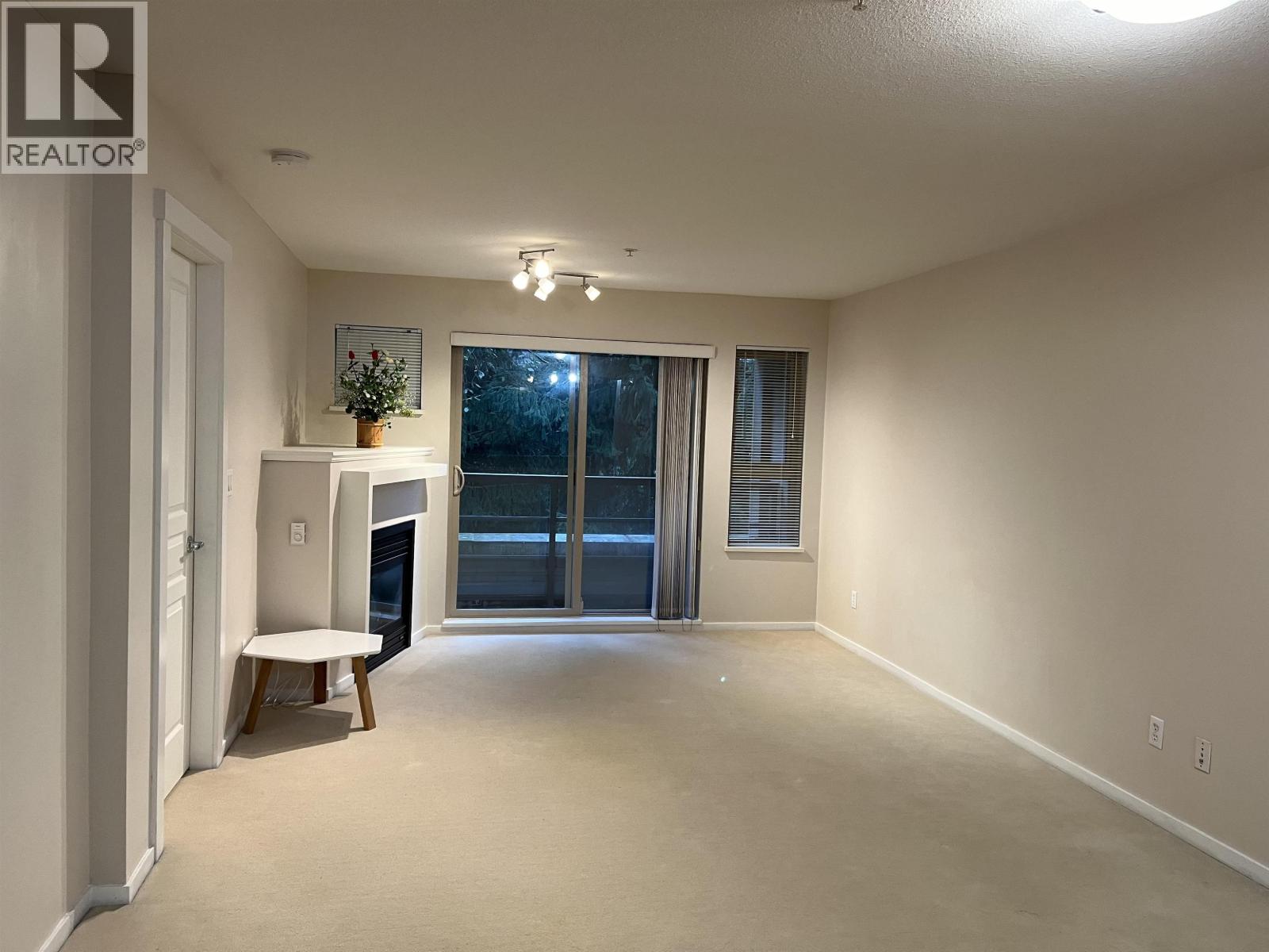 409 9319 University Crescent Property Photo 2