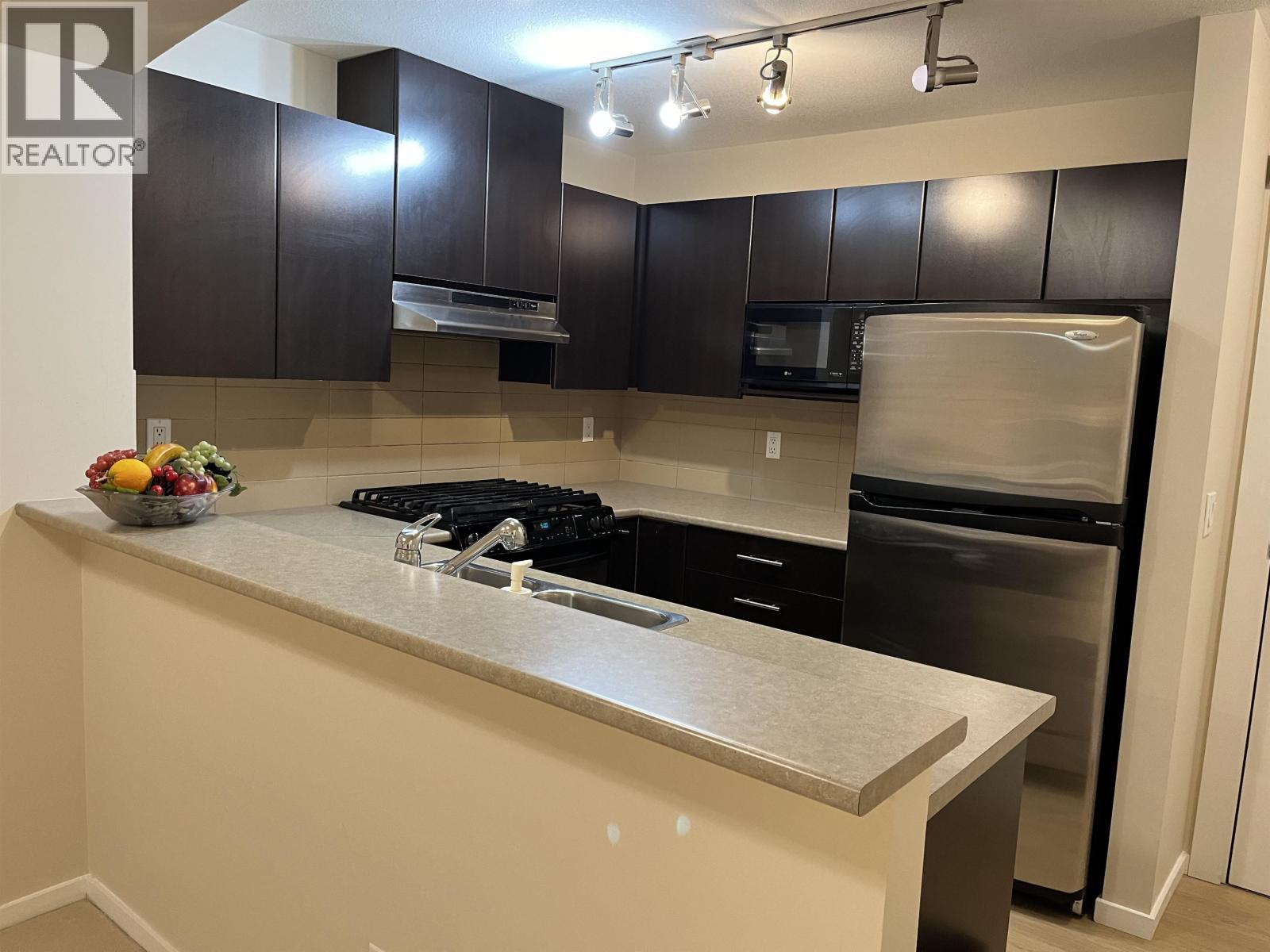 409 9319 University Crescent Property Photo 3