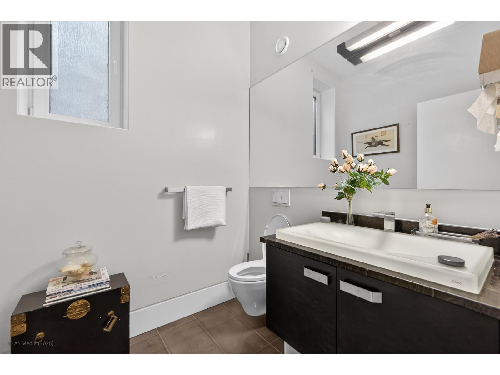 4350 Locarno Crescent Property Photo 11