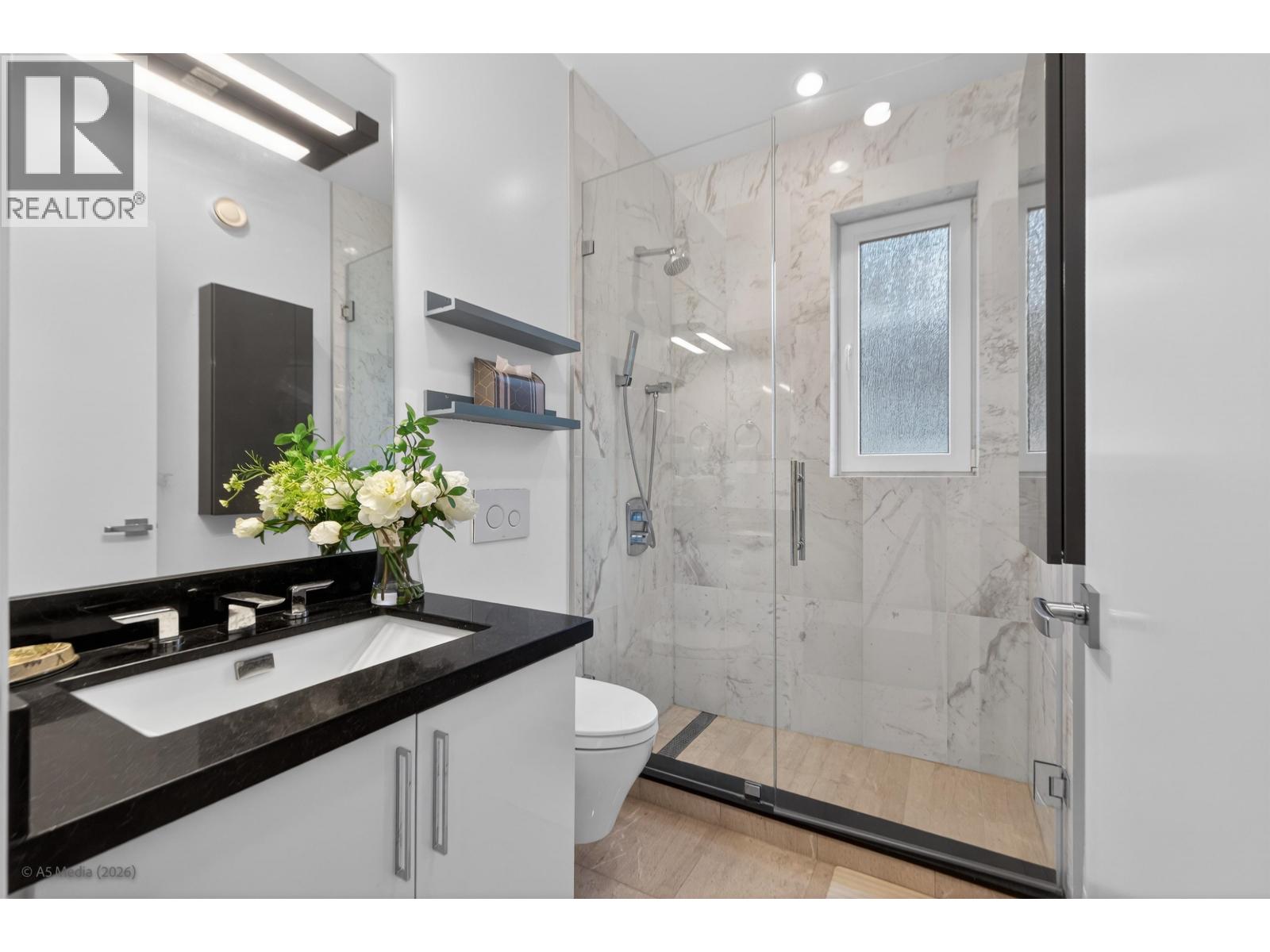 4350 Locarno Crescent Property Photo 18
