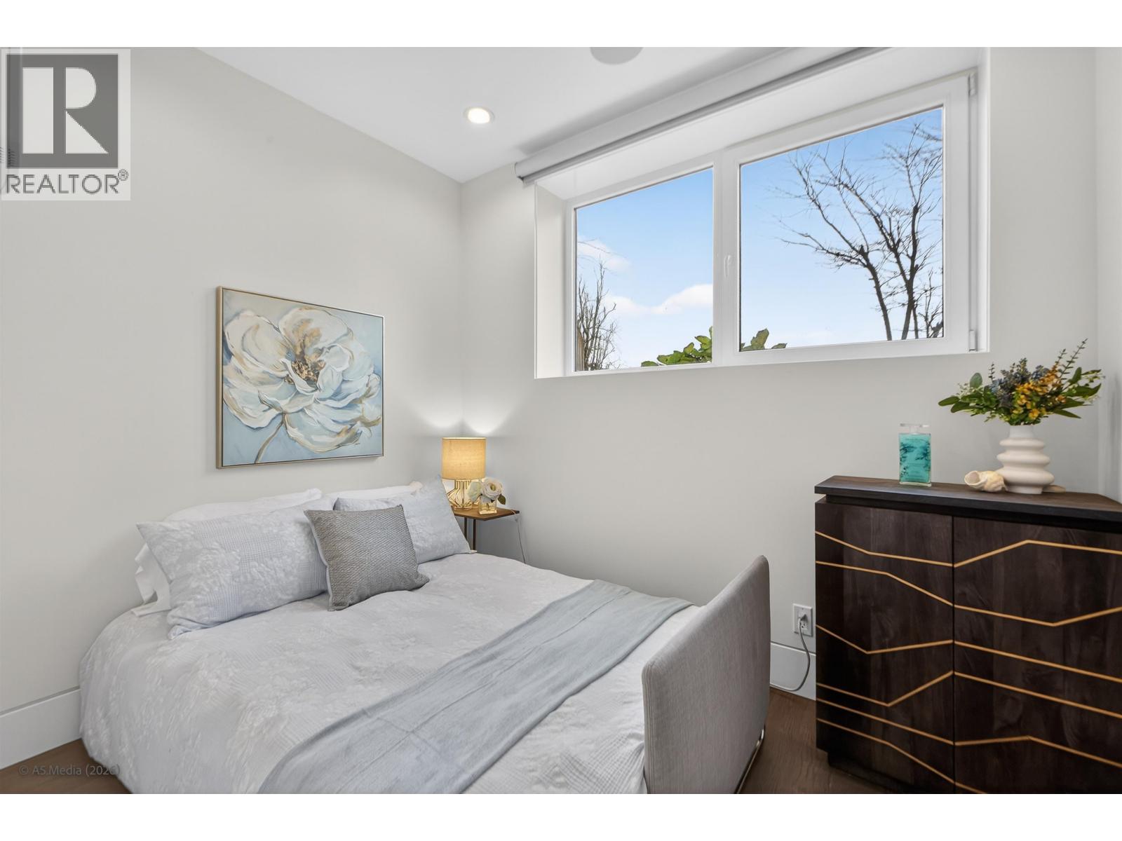 4350 Locarno Crescent Property Photo 25