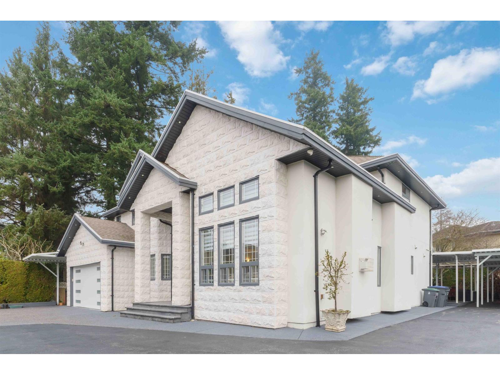 6168 126 Street Property Photo 2
