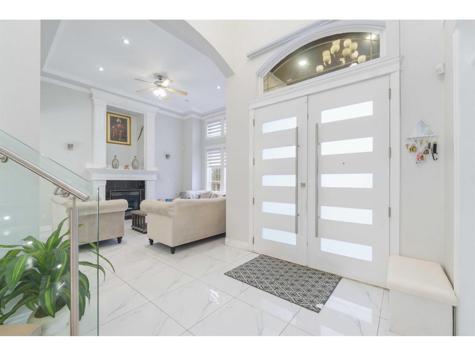 6168 126 Street Property Photo 3