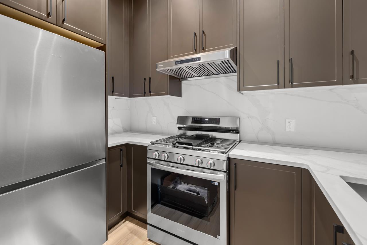 4 35133 Christina Place Property Photo 15