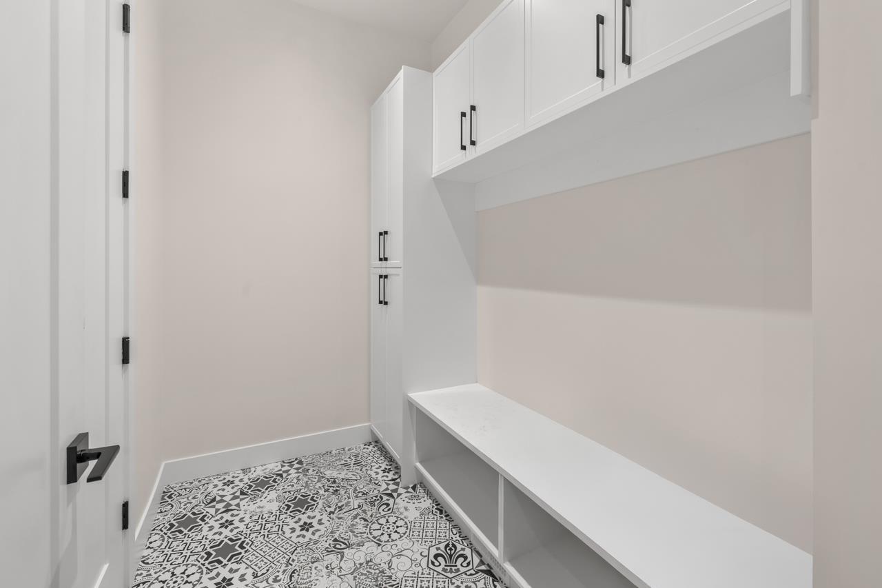 4 35133 Christina Place Property Photo 16
