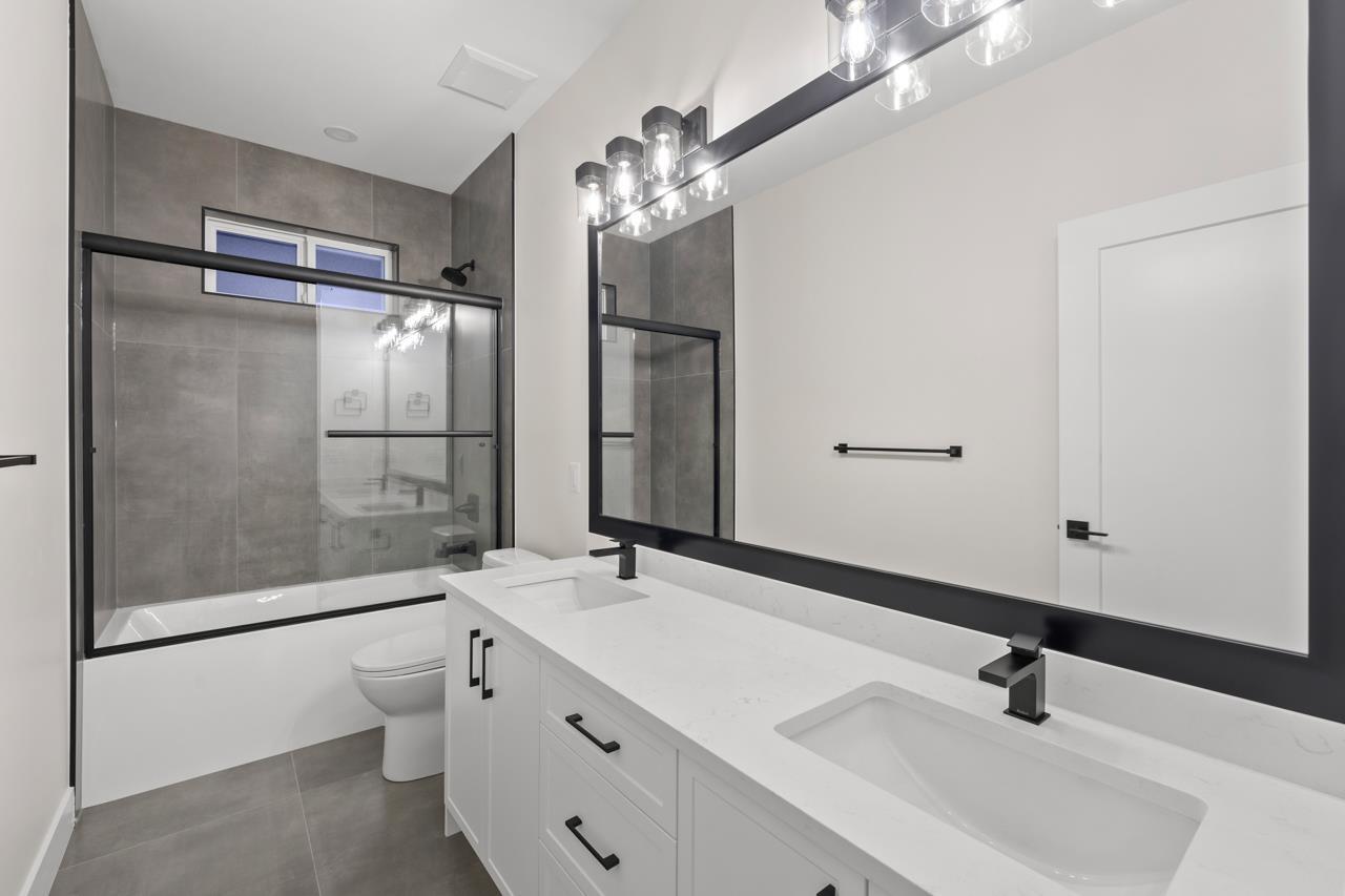 4 35133 Christina Place Property Photo 23