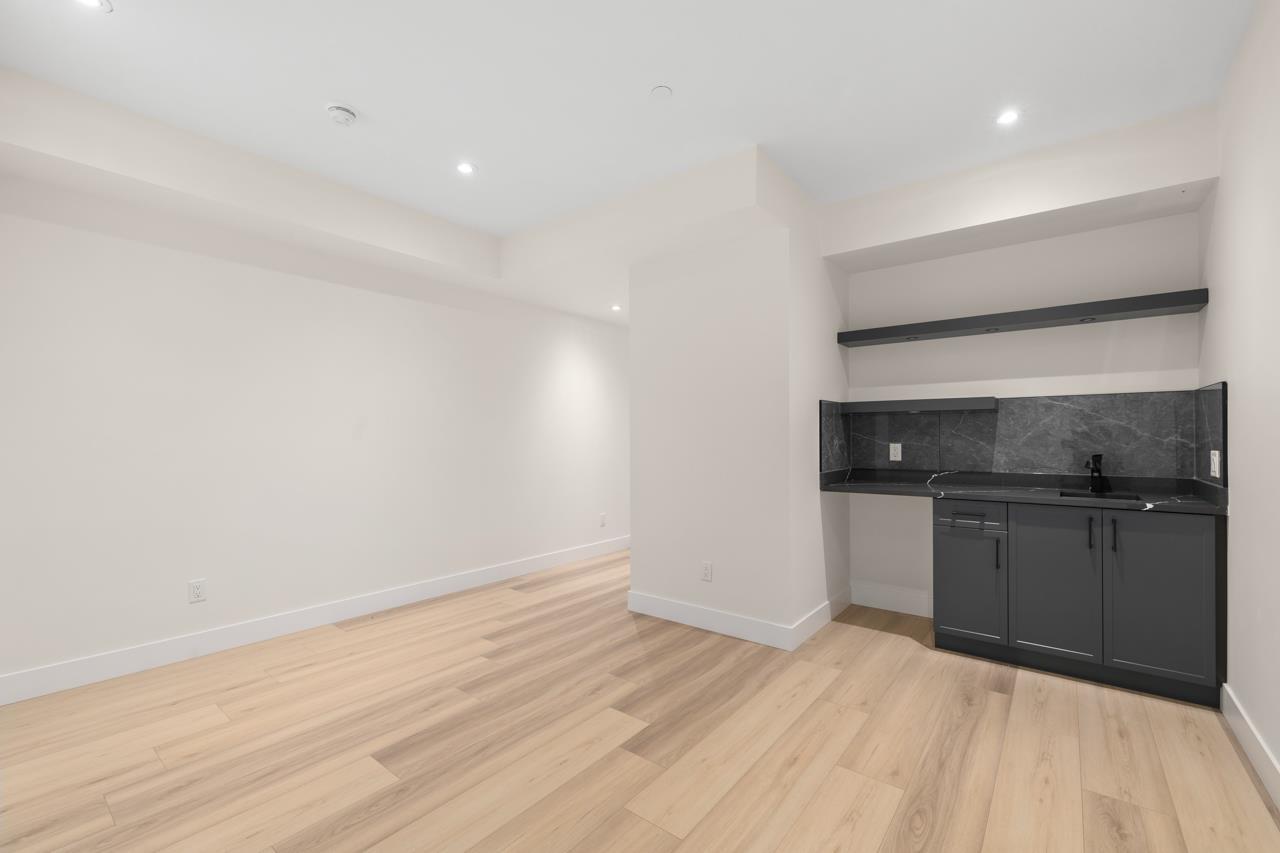 4 35133 Christina Place Property Photo 29
