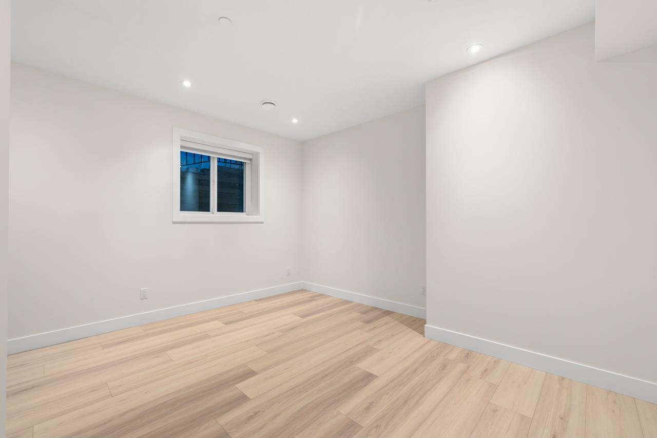 4 35133 Christina Place Property Photo 30