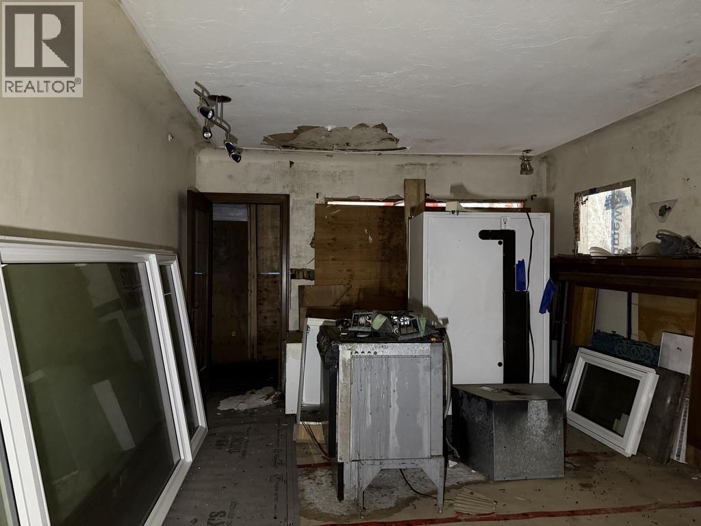 4538 W 12th Avenue Property Photo 6