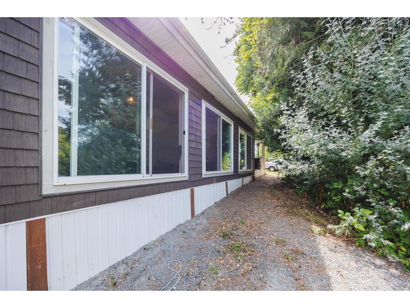 488 240 Street Property Photo 8