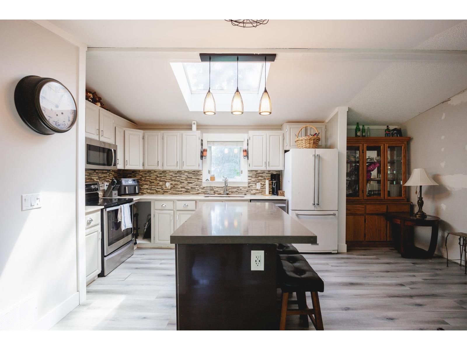 488 240 Street Property Photo 9