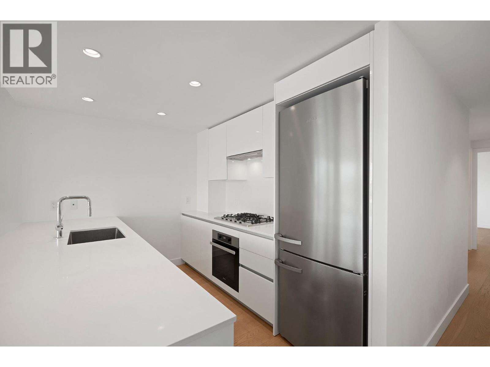 703 5788 Gilbert Road Property Photo 2