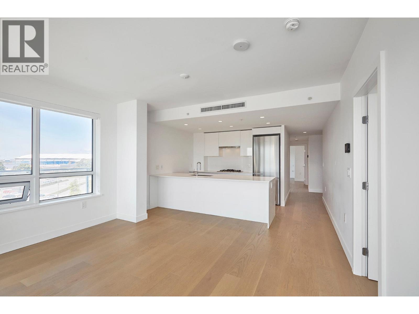 703 5788 Gilbert Road Property Photo 4