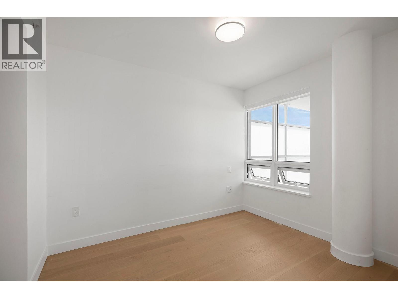 703 5788 Gilbert Road Property Photo 9