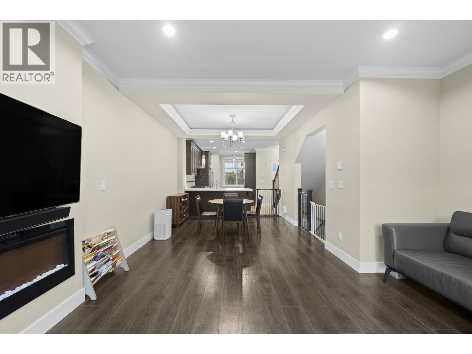19 6033 Williams Road Property Photo 5