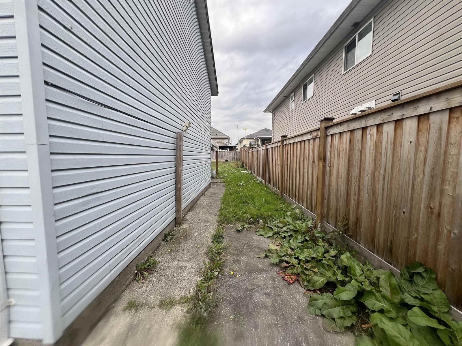 13421 87a Avenue Property Photo 3