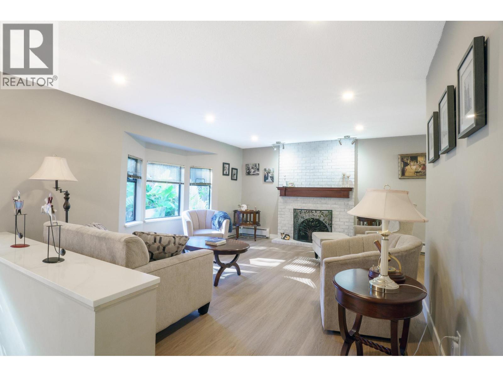 2475 Norcrest Court Property Photo 4